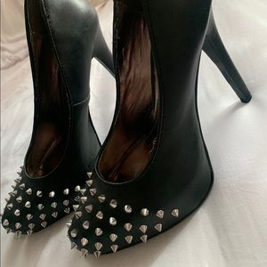 Express size 6.5 studded heels
